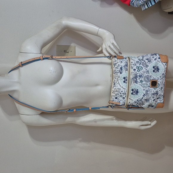 Dooney&Bourke Disney Annaversery Crossbody Bag 11x11x4 - Picture 2 of 8